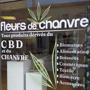 nathalie, un distributeur de CBD à La Rochelle